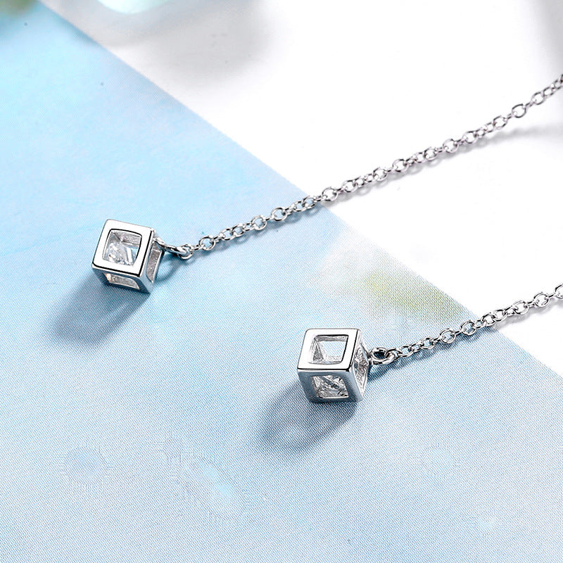 Women's earrings with elegant square pendant and shimmering zirconia All Fashion