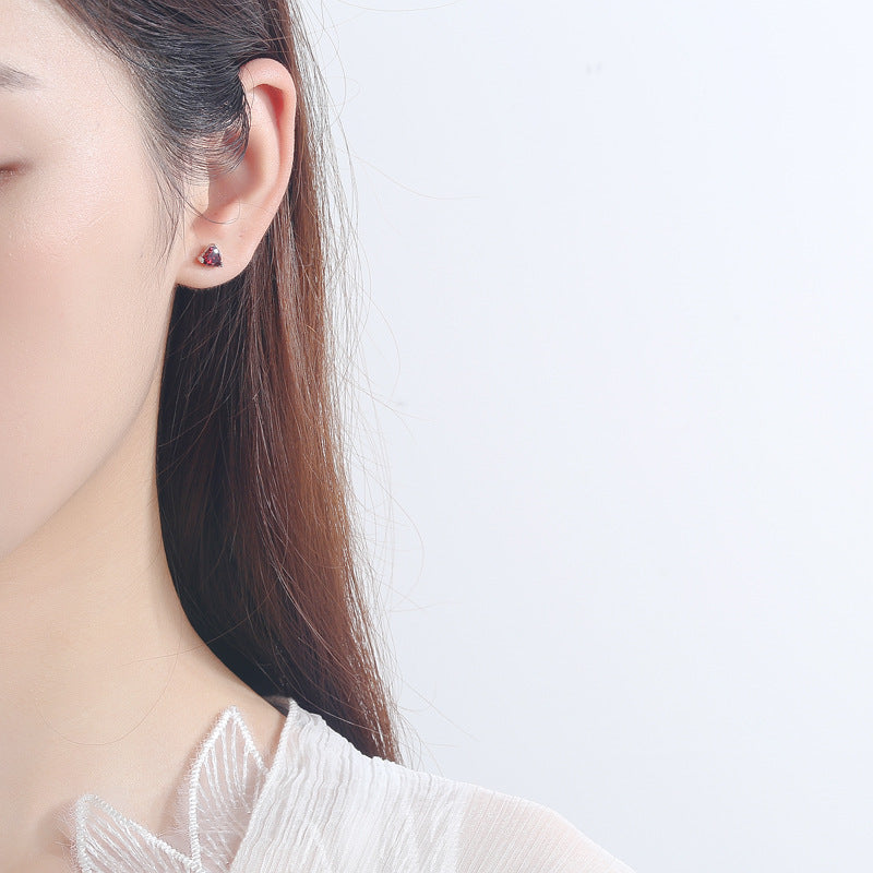 Women's earrings with sparkling heart accents made of high-quality stainless steel All Fashion