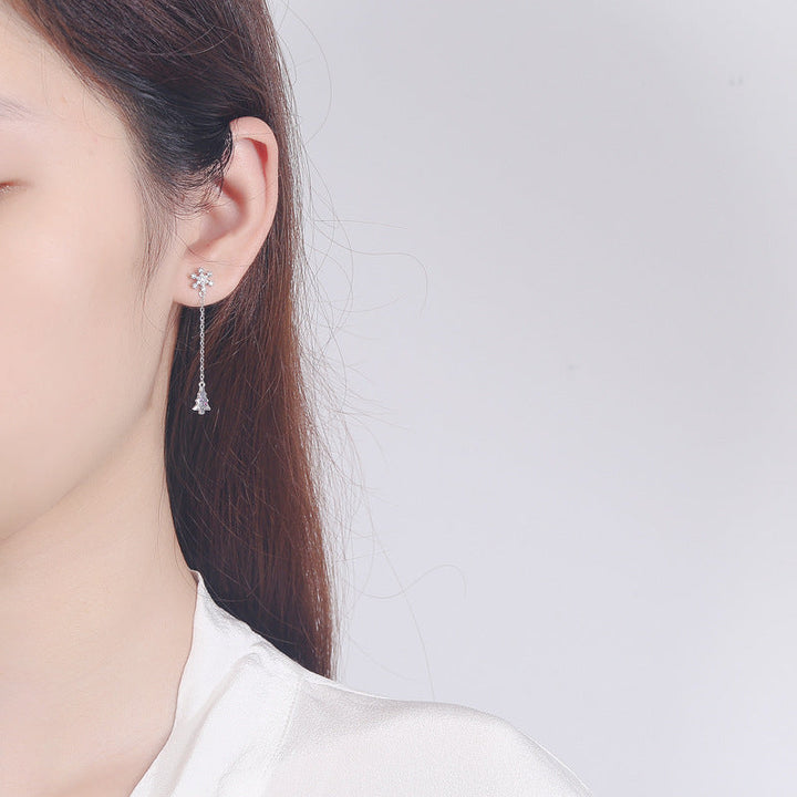 Women’s earrings with sparkling snowflake pendant and chain embellishment All Fashion