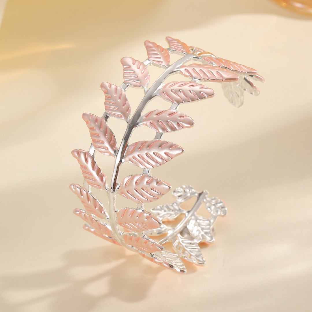 Ladies bracelet in elegant leaf design All Fashion