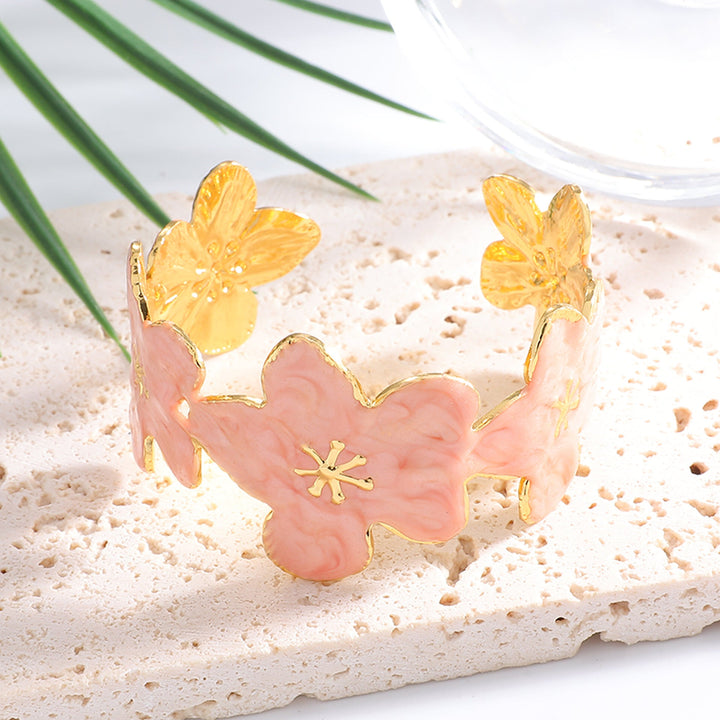 Ladies' bangle with floral motifs All Fashion