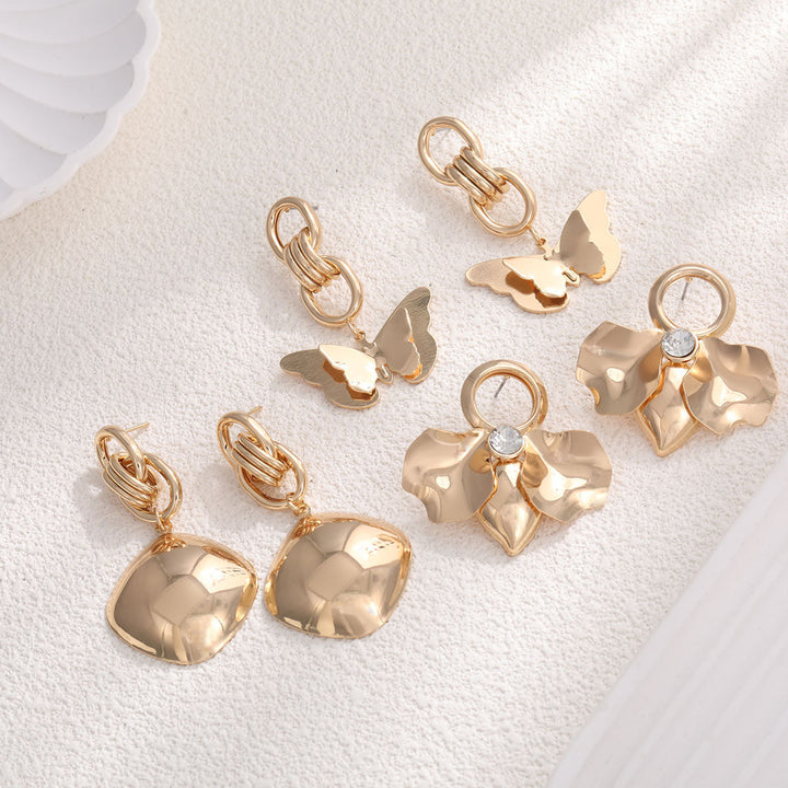 Ladies Elegant and Stylish Earrings with Floral Designs All Fashion