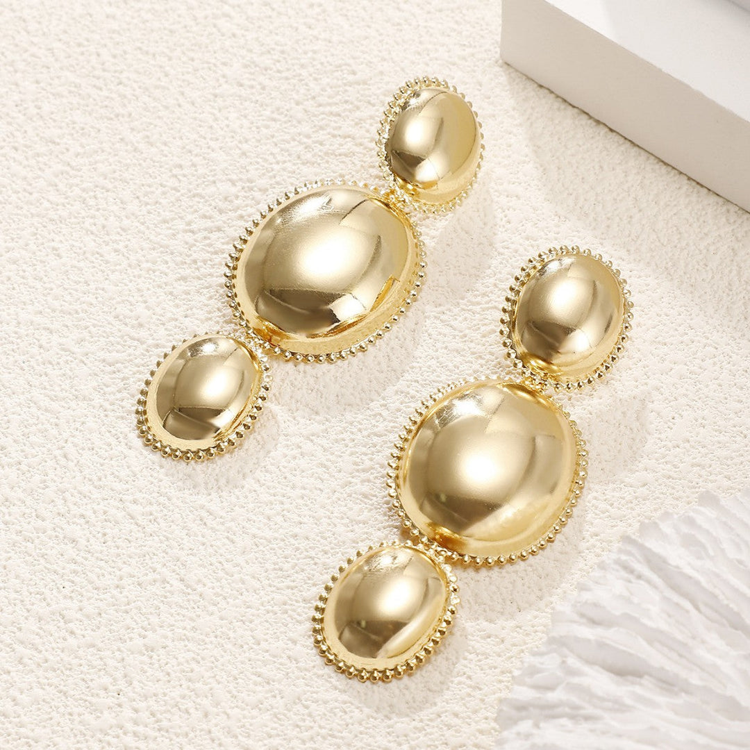 Women's earrings in artistic, structured design All Fashion