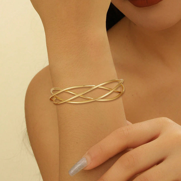 Ladies' bangle with elegant curved design All Fashion