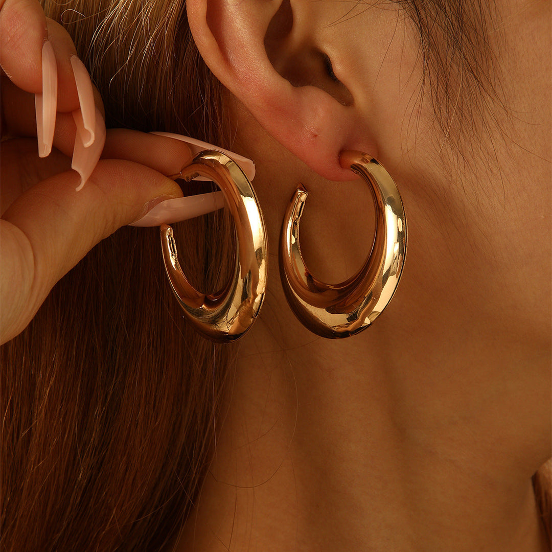 Women's Hanging Earrings in Modern Crescent Design All Fashion