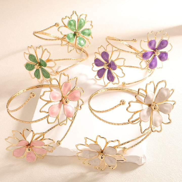 Ladies bracelet with artistic flower design All Fashion