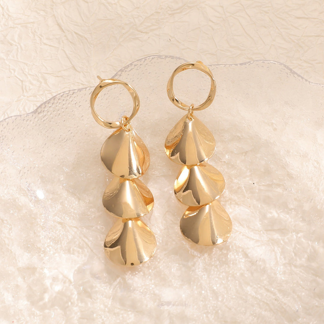 Women Hanging Earrings with Elegant Shell Design All Fashion