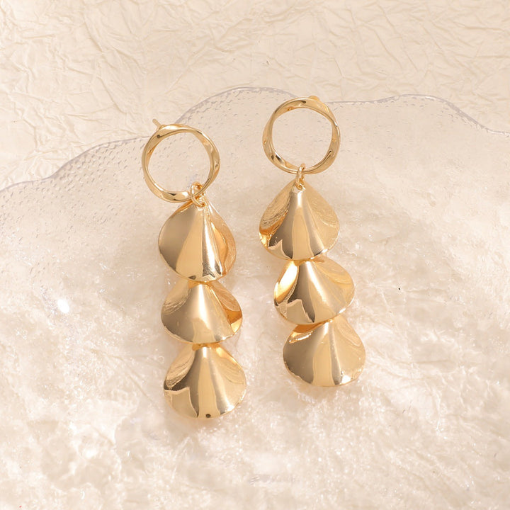 Women Hanging Earrings with Elegant Shell Design All Fashion