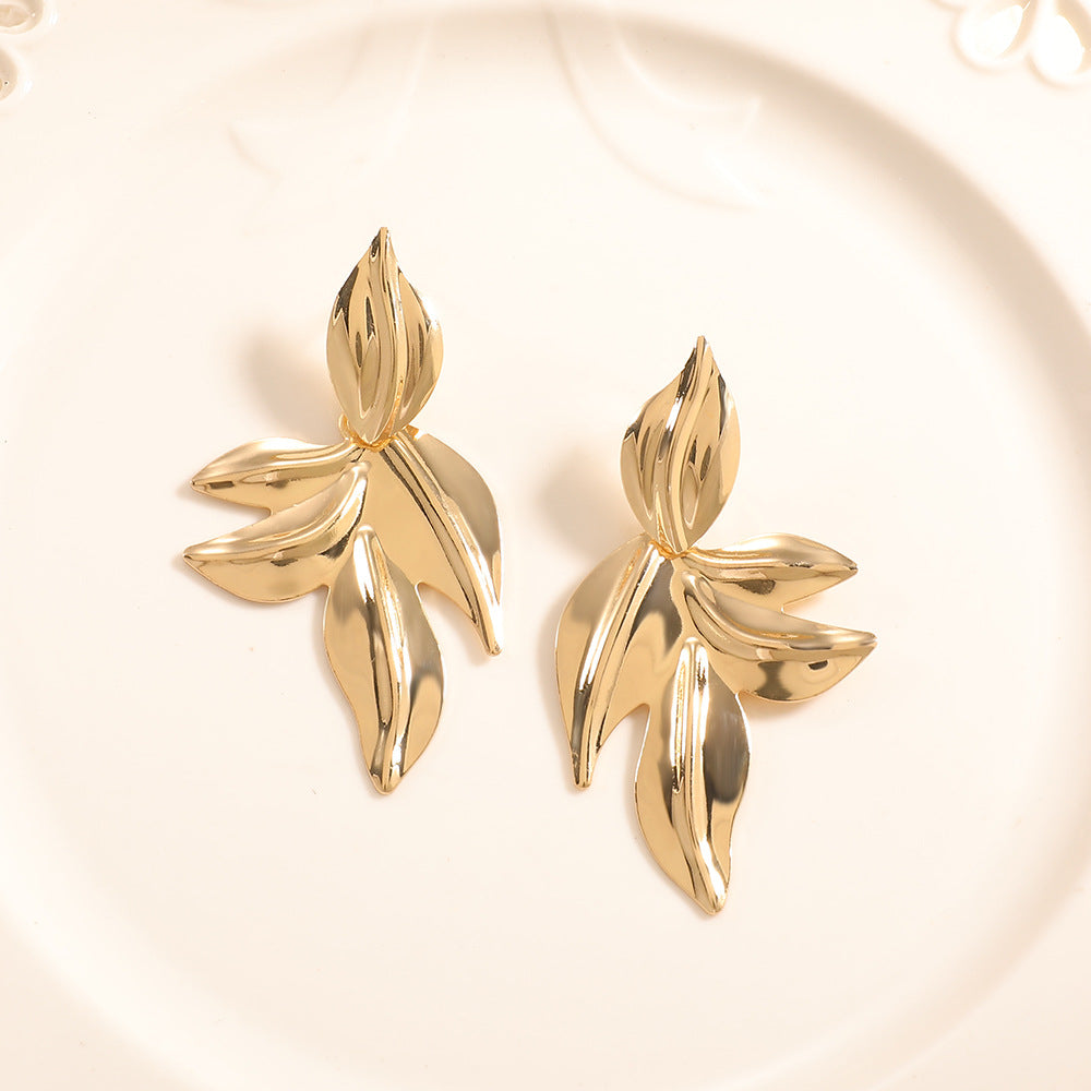 Women’s earrings with elegant leaf design All Fashion