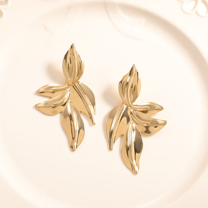 Women’s earrings with elegant leaf design All Fashion