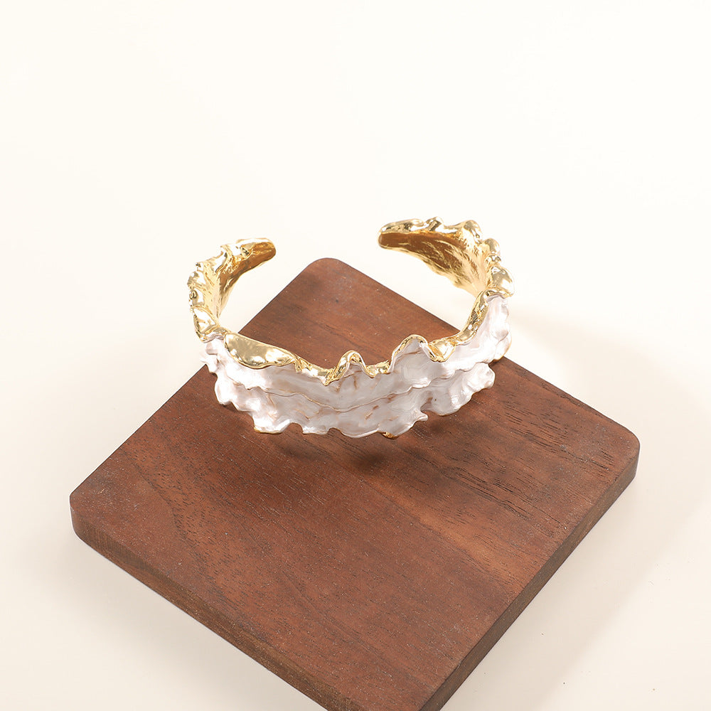 Women's bracelet with intricate flower design All Fashion