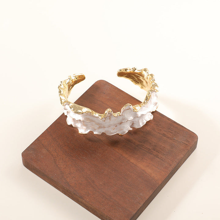Women's bracelet with intricate flower design All Fashion
