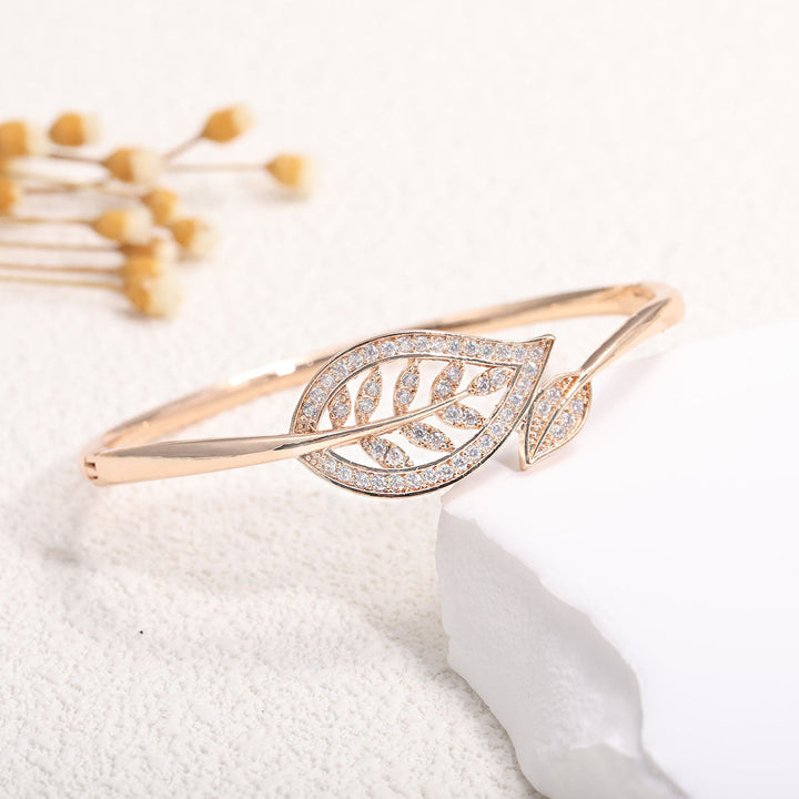 Ladies bracelet with elaborate infinity symbol and sparkling zirconia All Fashion