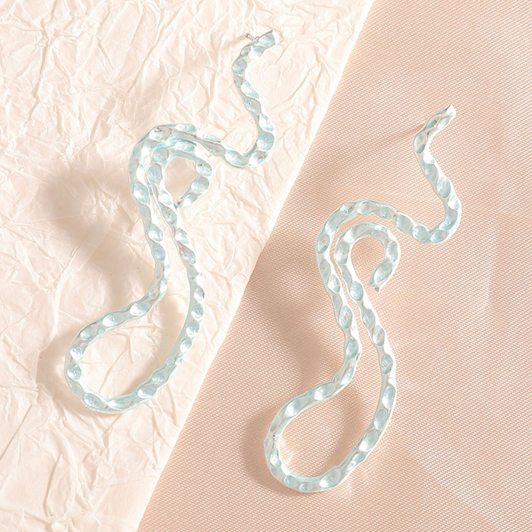 Ladies earrings in elegant wave pattern All Fashion
