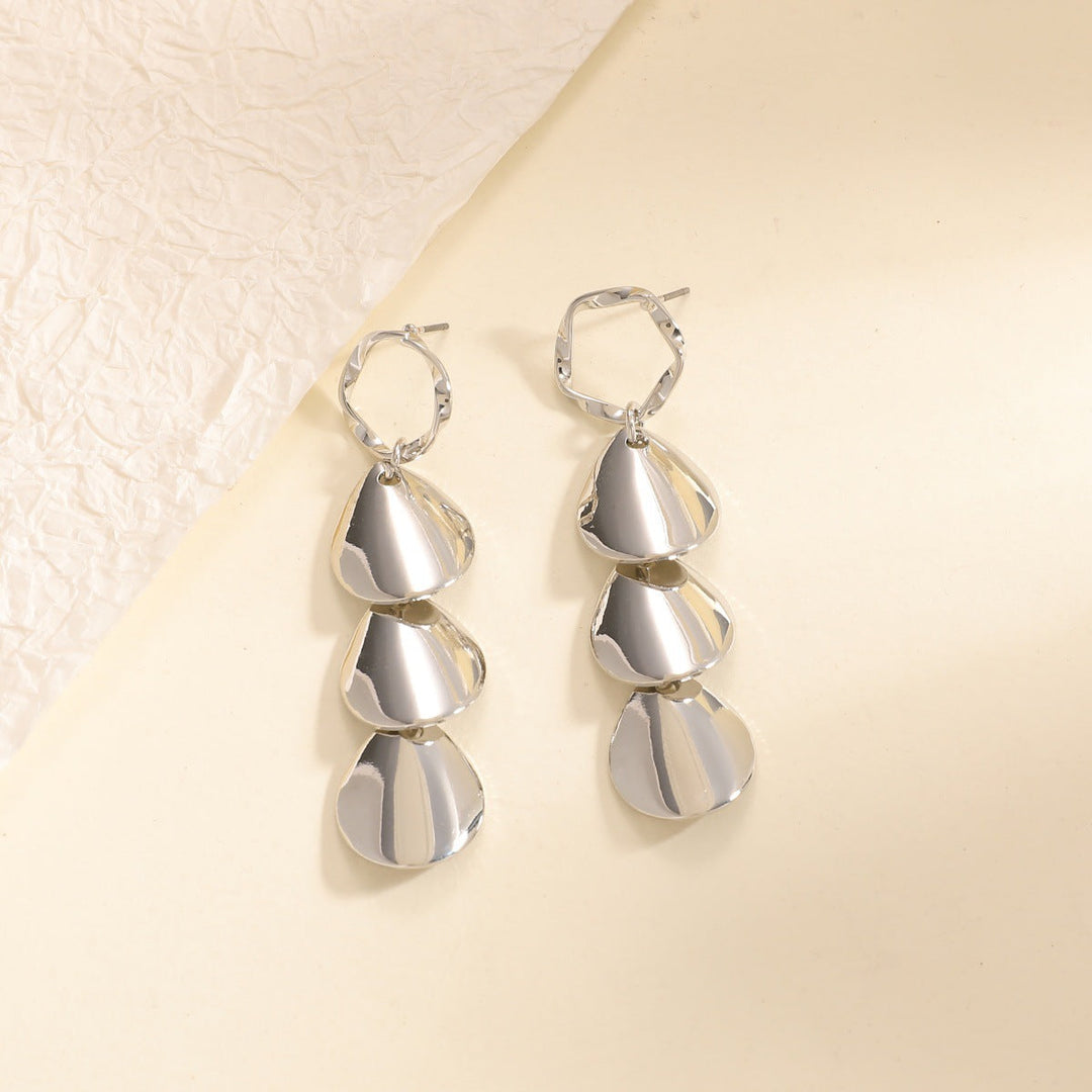 Women Hanging Earrings with Elegant Shell Design All Fashion