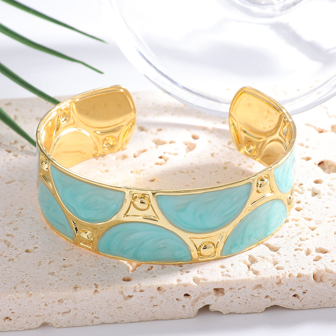 Women's cuff bracelet with artistic design All Fashion