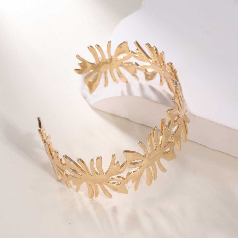 Women's Open Bangle with Elegant Wave Design All Fashion