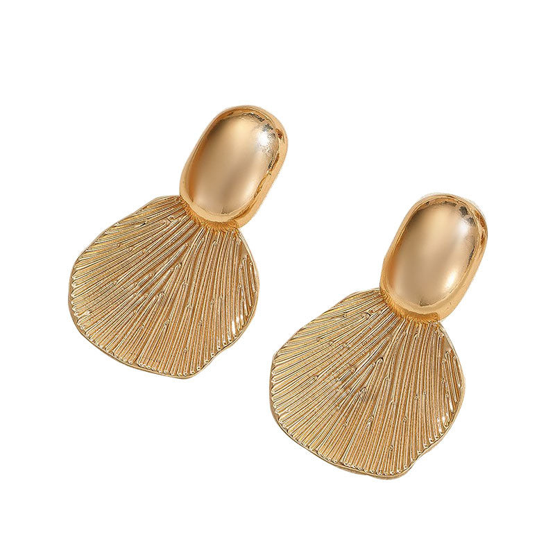 Ladies Hanging Earrings with Luxurious Leaf Design All Fashion