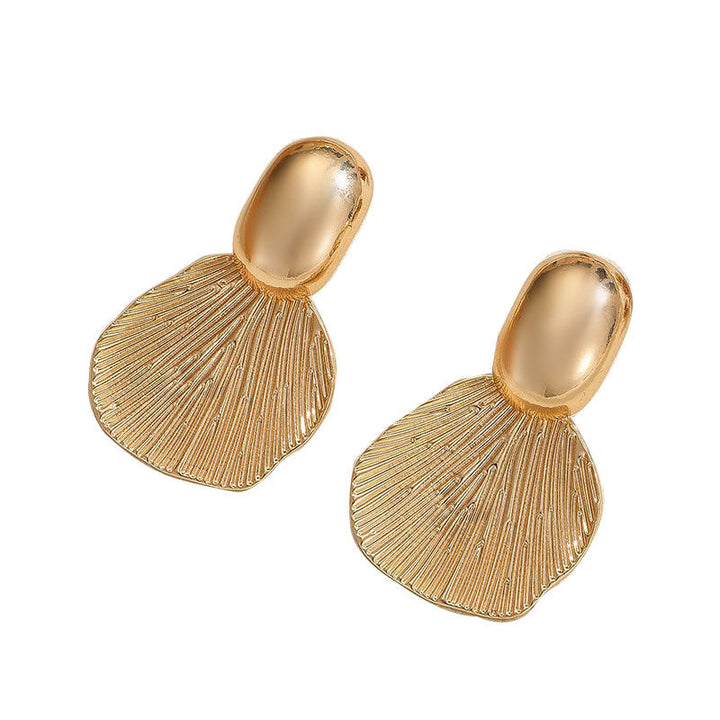 Ladies Hanging Earrings with Luxurious Leaf Design All Fashion