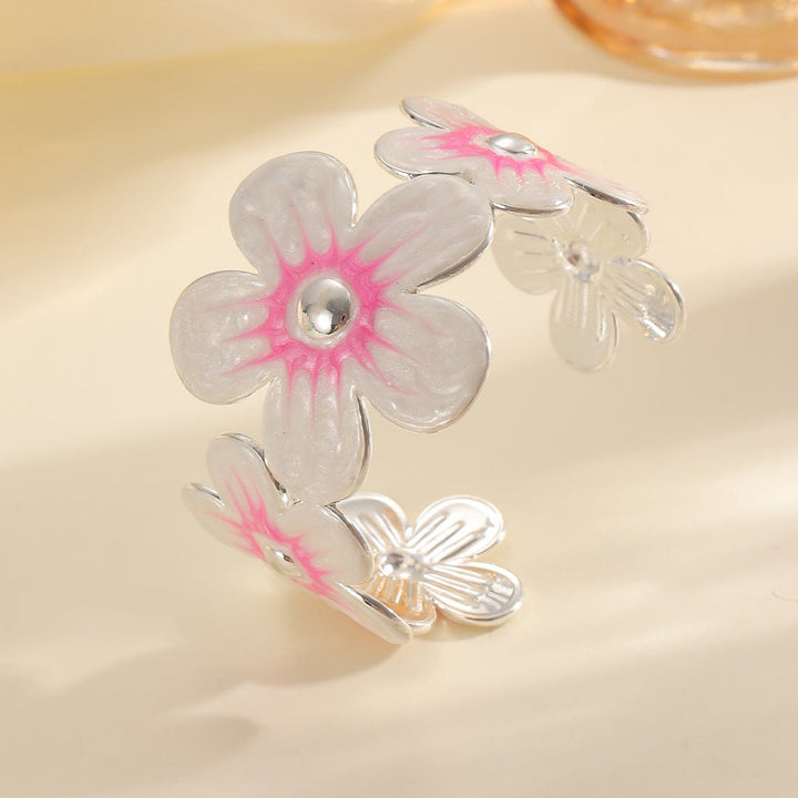 Women's bracelet made of high-quality metal with floral design All Fashion
