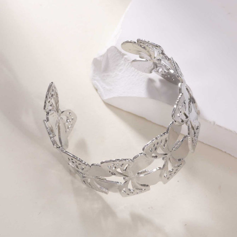 Women's Open Bangle with Elegant Wave Design All Fashion