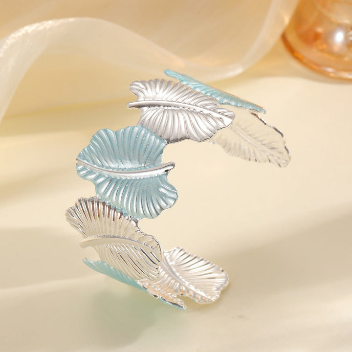 Women’s bracelet with elaborate leaf design All Fashion
