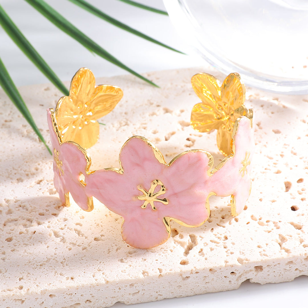 Ladies' bangle with floral motifs All Fashion