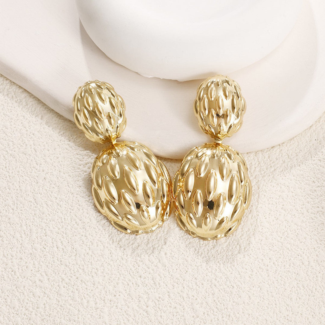 Women's earrings in artistic, structured design All Fashion