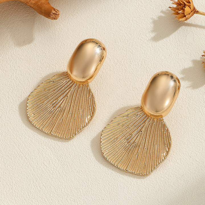 Ladies Hanging Earrings with Luxurious Leaf Design All Fashion