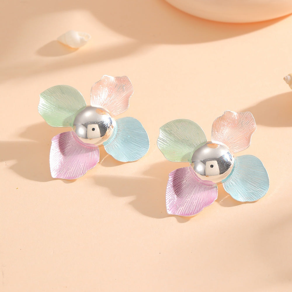 Women's hair clips in playful flower design All Fashion