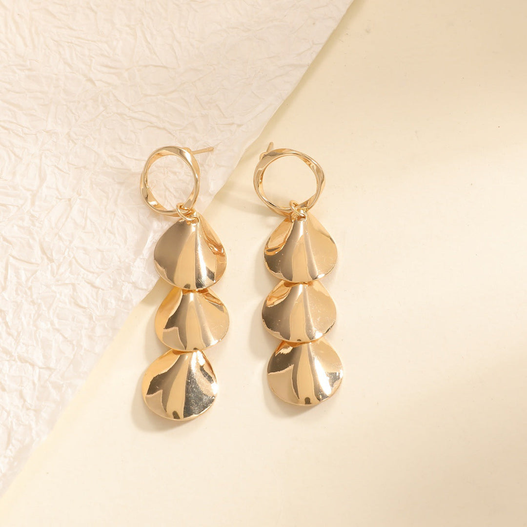 Women Hanging Earrings with Elegant Shell Design All Fashion