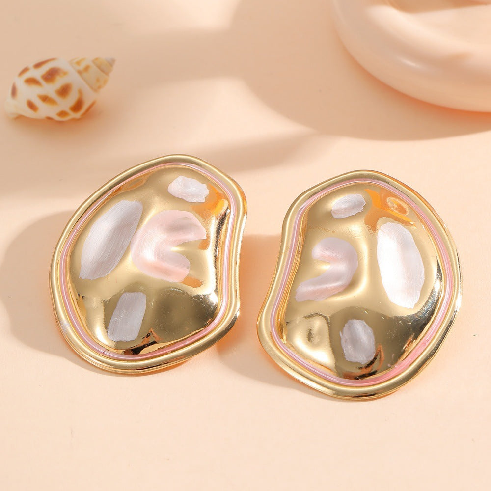 Ladies Hanging Earrings in a modern, organic design All Fashion