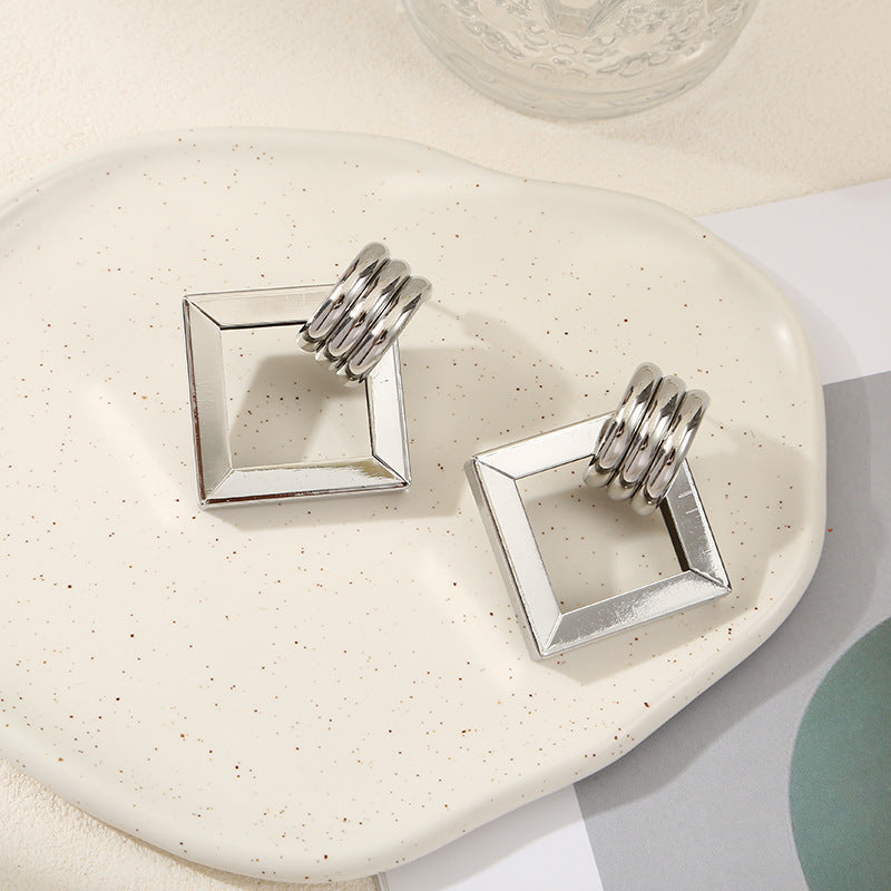 Women's Hanging Earrings with Square Design and Glossy Surface All Fashion