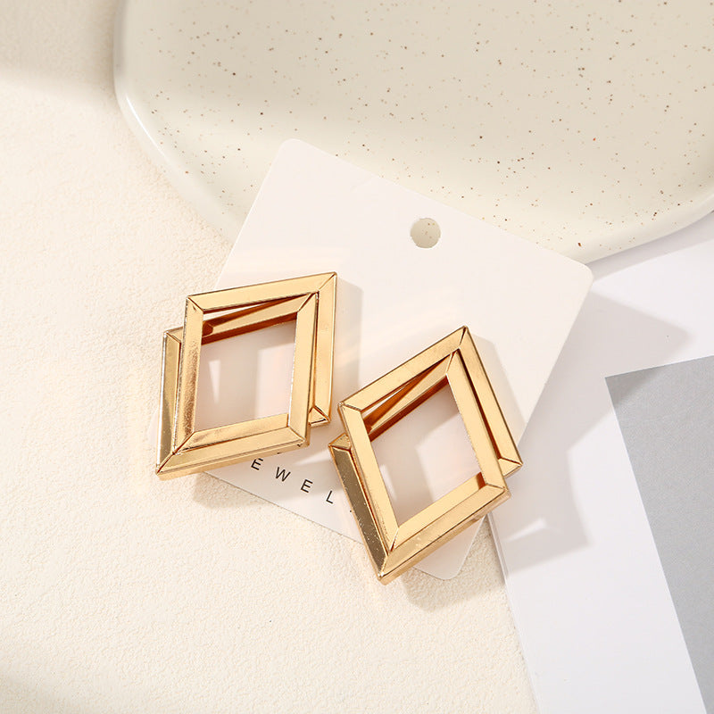 Women's Hanging Earrings with Square Design and Glossy Surface All Fashion
