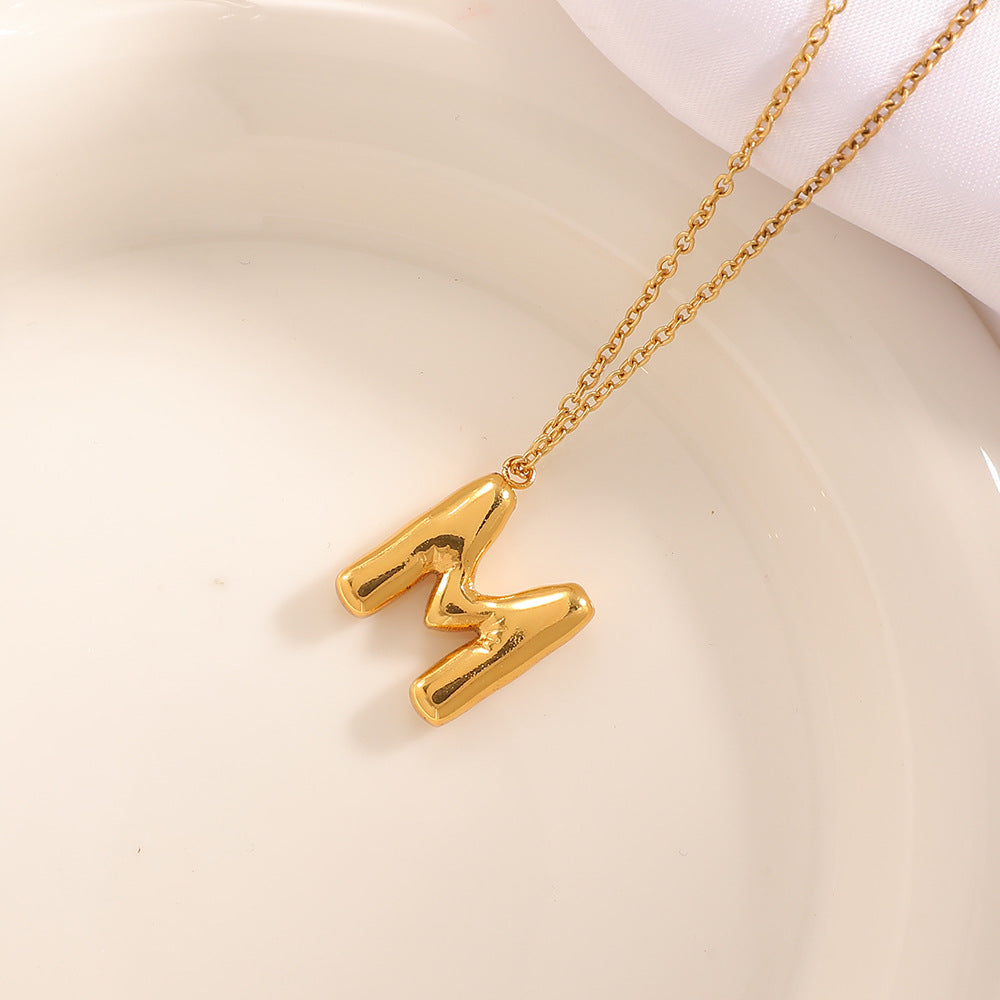 Women's necklace with curved letter pendant All Fashion