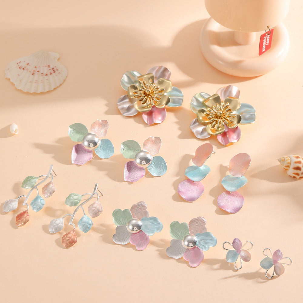 Women's hair clips in playful flower design All Fashion