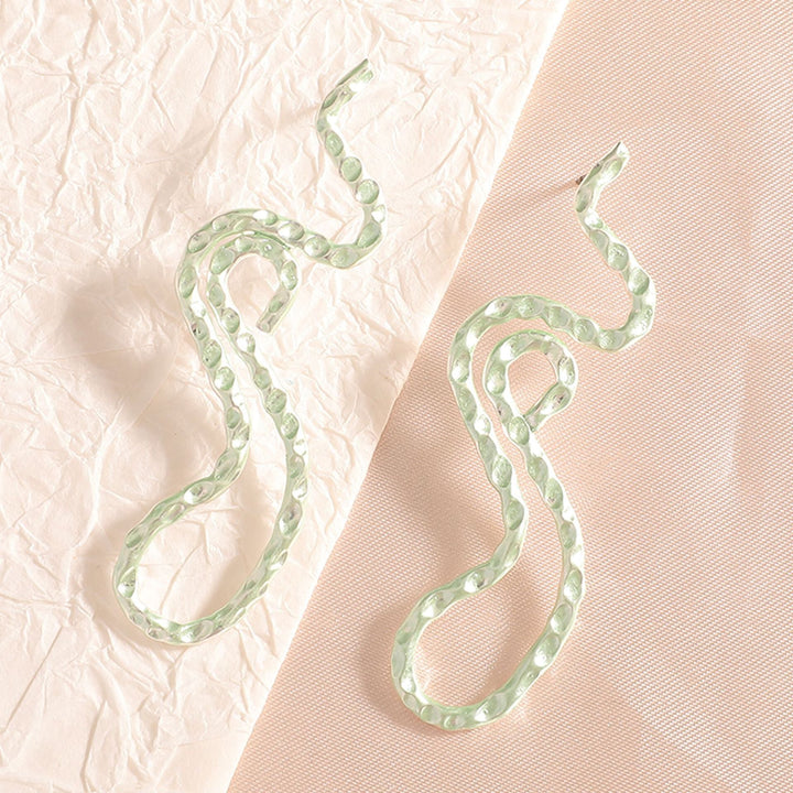 Ladies earrings in elegant wave pattern All Fashion