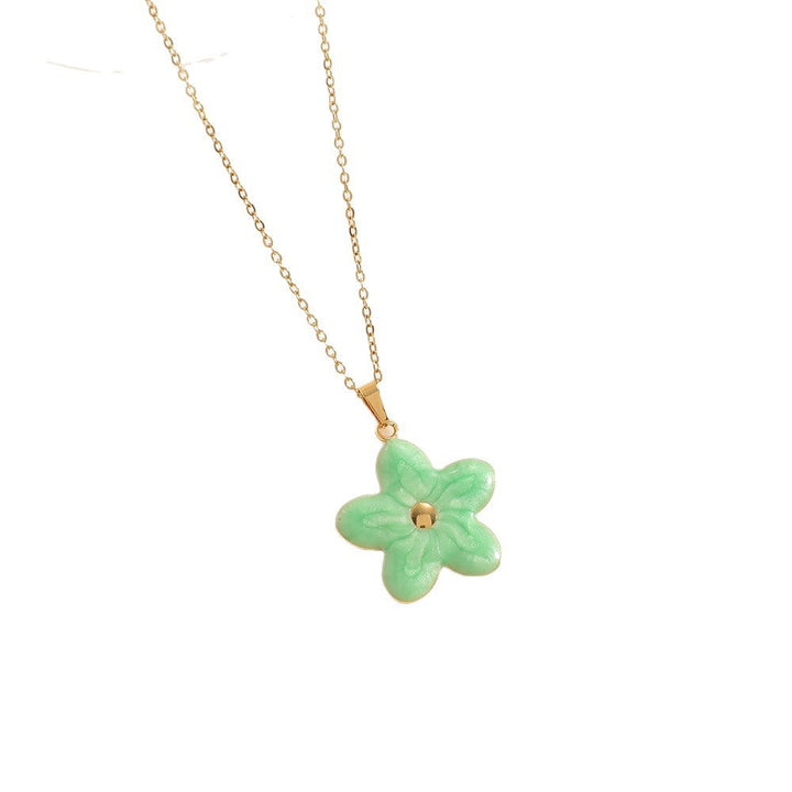 Women’s necklace with elaborately designed flower pendant All Fashion