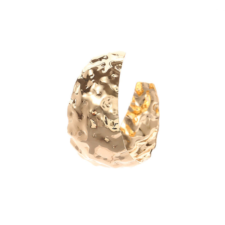 Women's bangles made of high-quality metal with an elegant wave pattern All Fashion