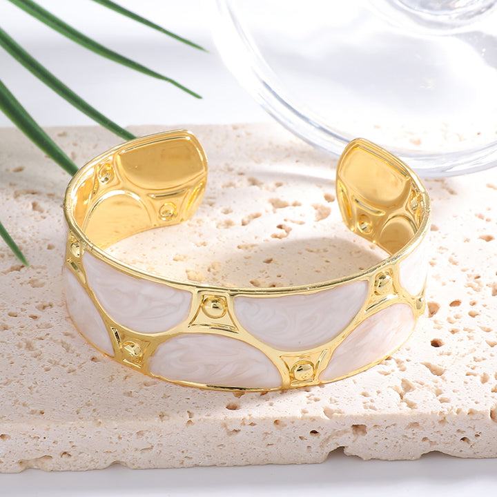 Women's cuff bracelet with artistic design All Fashion