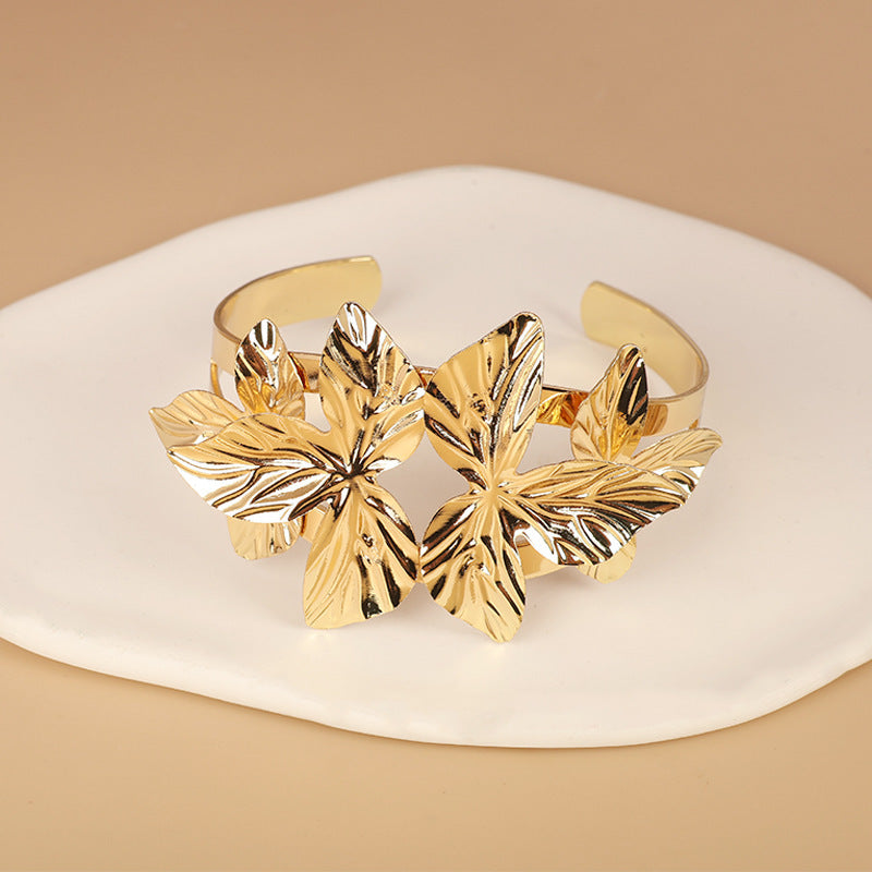 Women's elegant bracelet with artistic floral design All Fashion