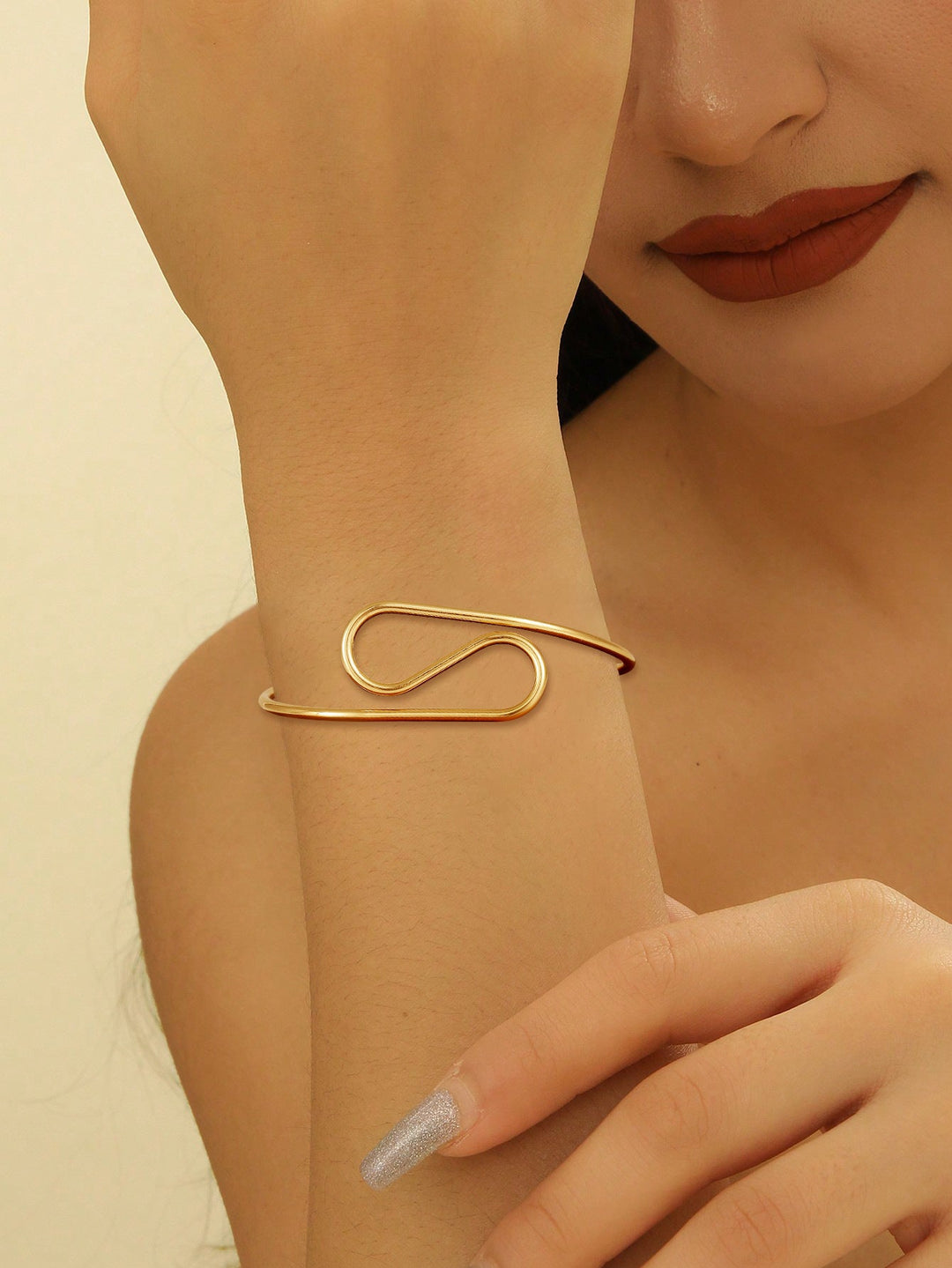 Women's cuff in modern wave pattern All Fashion