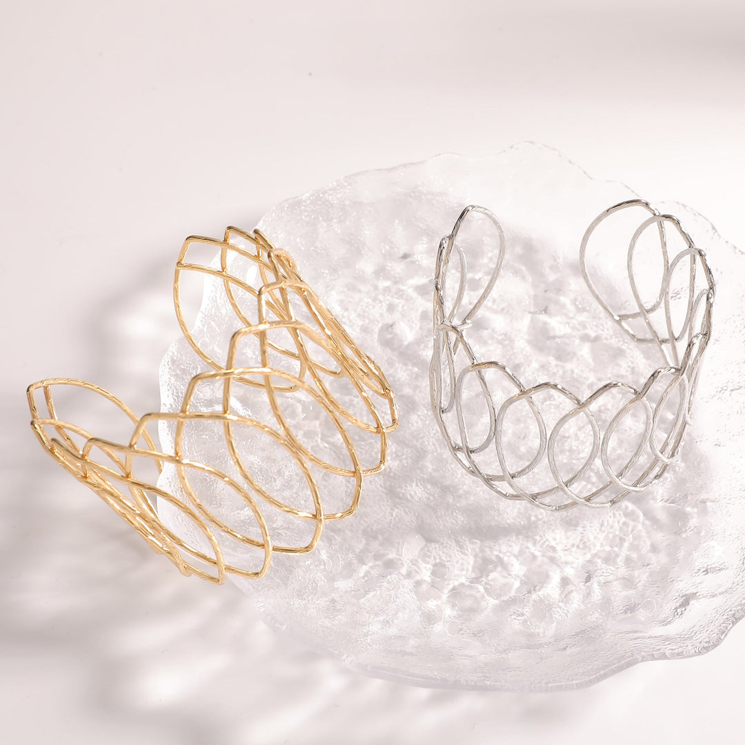 Women Open Bangle with Artfully Curved Design All Fashion