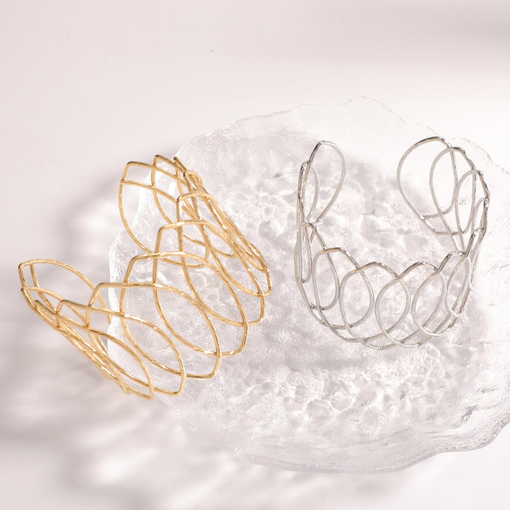 Women Open Bangle with Artfully Curved Design All Fashion