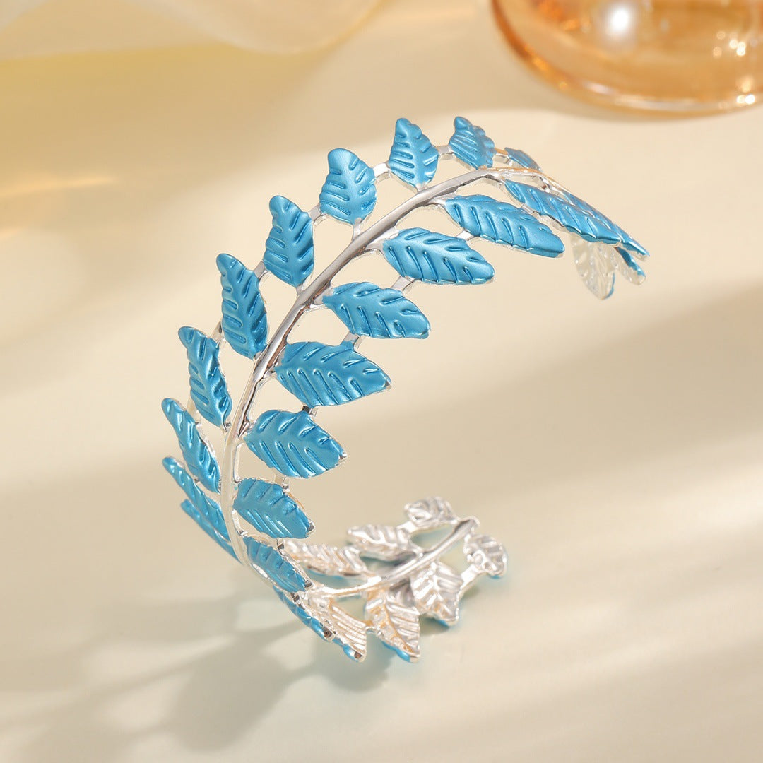 Ladies bracelet in elegant leaf design All Fashion