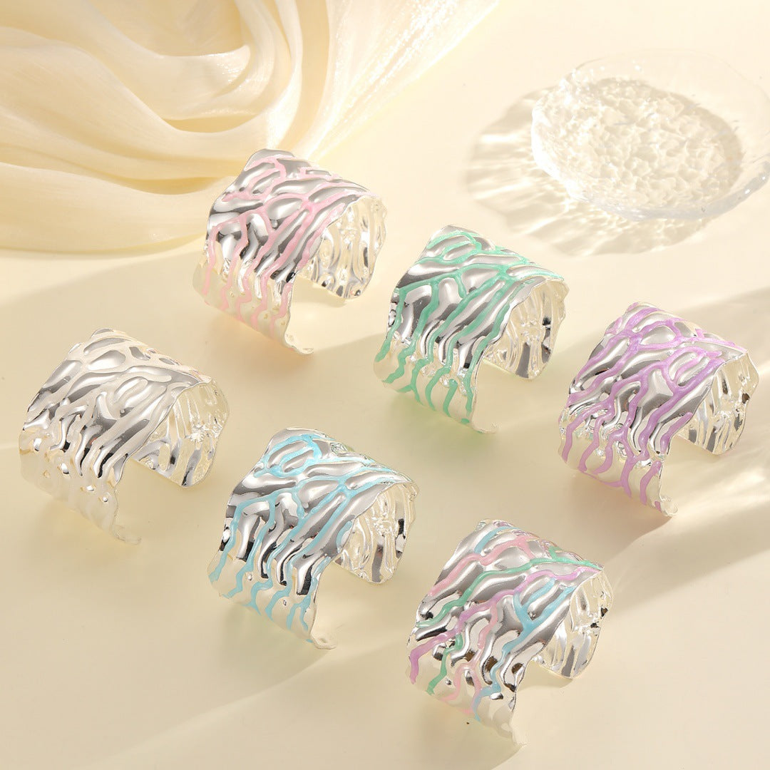 Women Open Bangle with Artistic Wave Pattern All Fashion