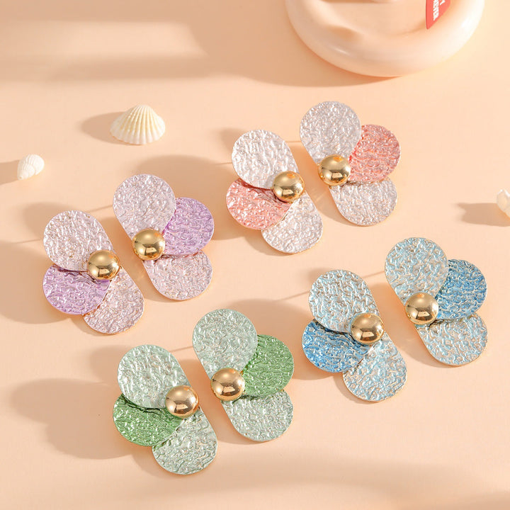 Women's ear clips in elaborate floral pattern All Fashion