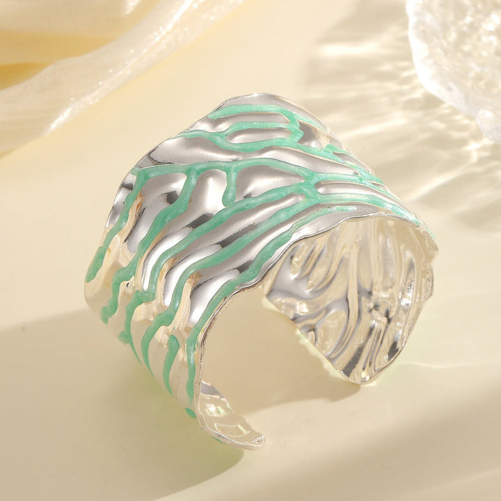 Women Open Bangle with Artistic Wave Pattern All Fashion