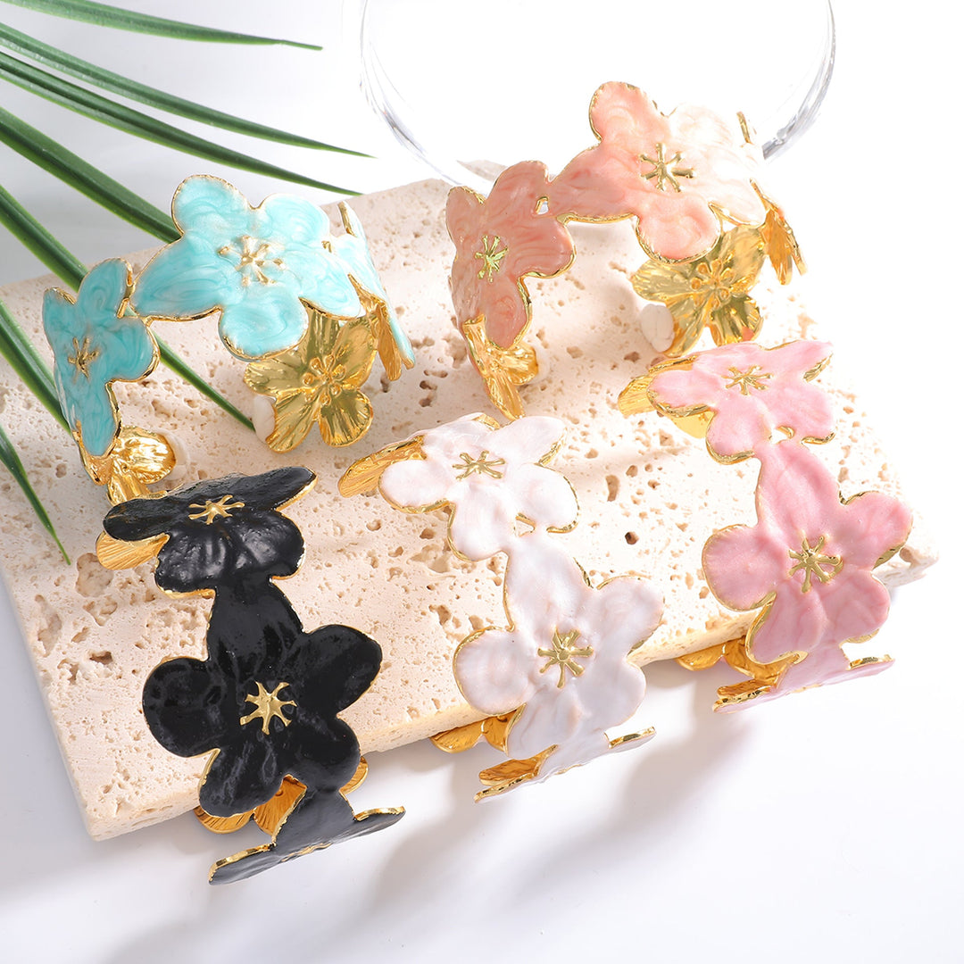 Ladies' bangle with floral motifs All Fashion