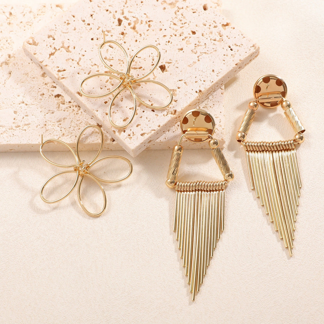 Ladies Hanging Earrings in Artistic Flower Design All Fashion